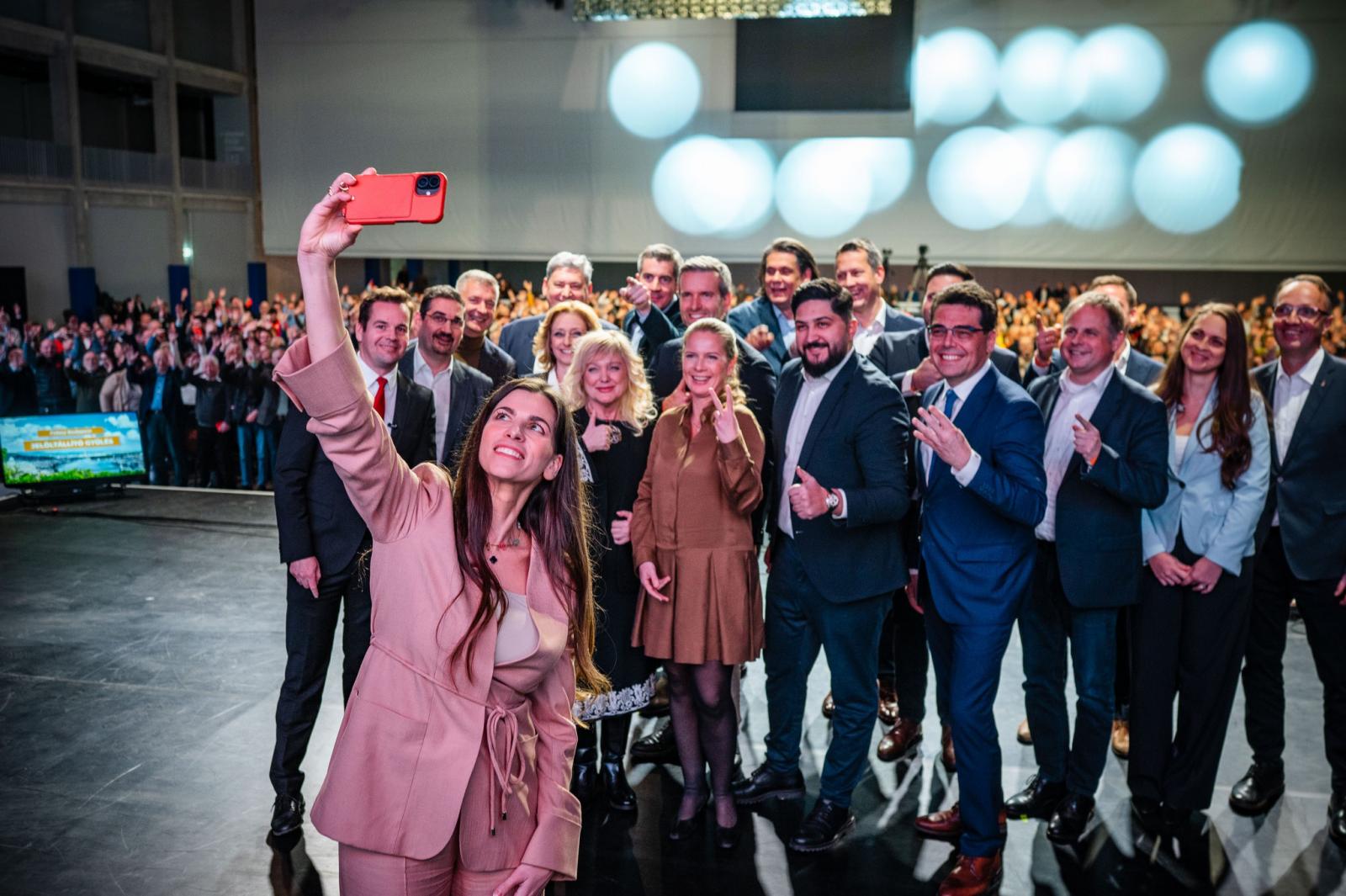 Dörzsöltek és járatlanok: a Fidesz az utolsó fontos választási bábuit is feltette budapesti sakktáblára