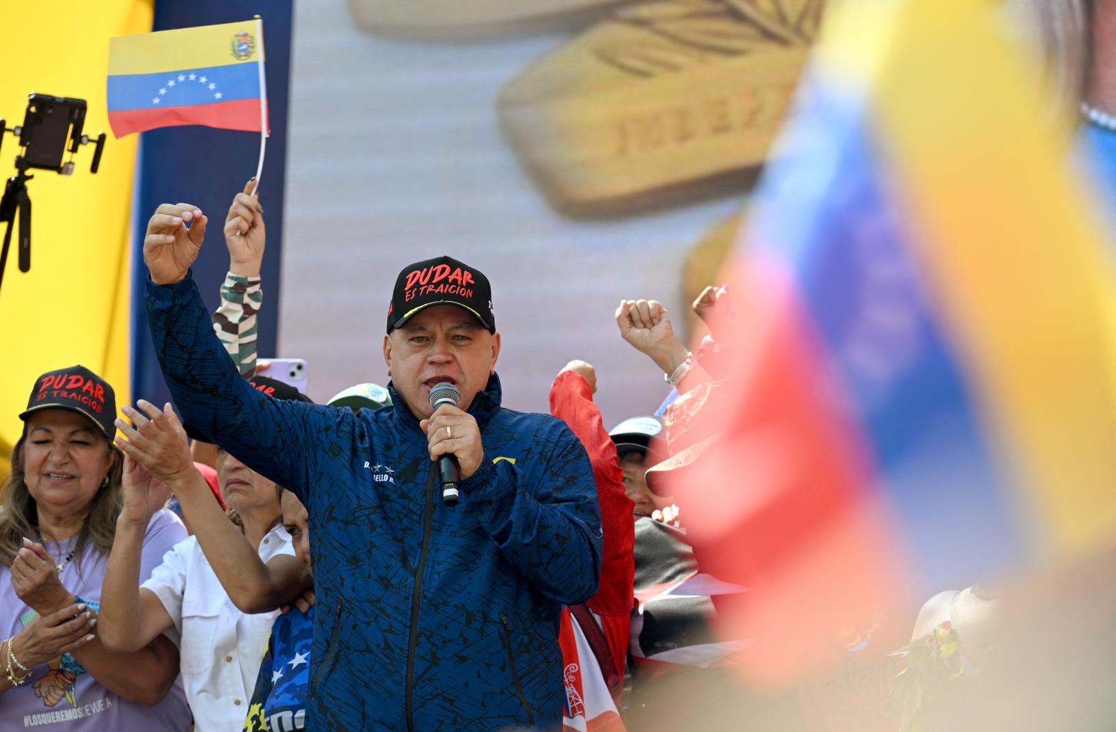 A venezuelai belügyminiszter szerint száz ember halt meg az amerikai akcióban