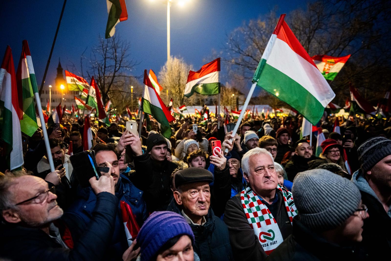 Nincs szó tévedésről, vezet a Tisza Párt