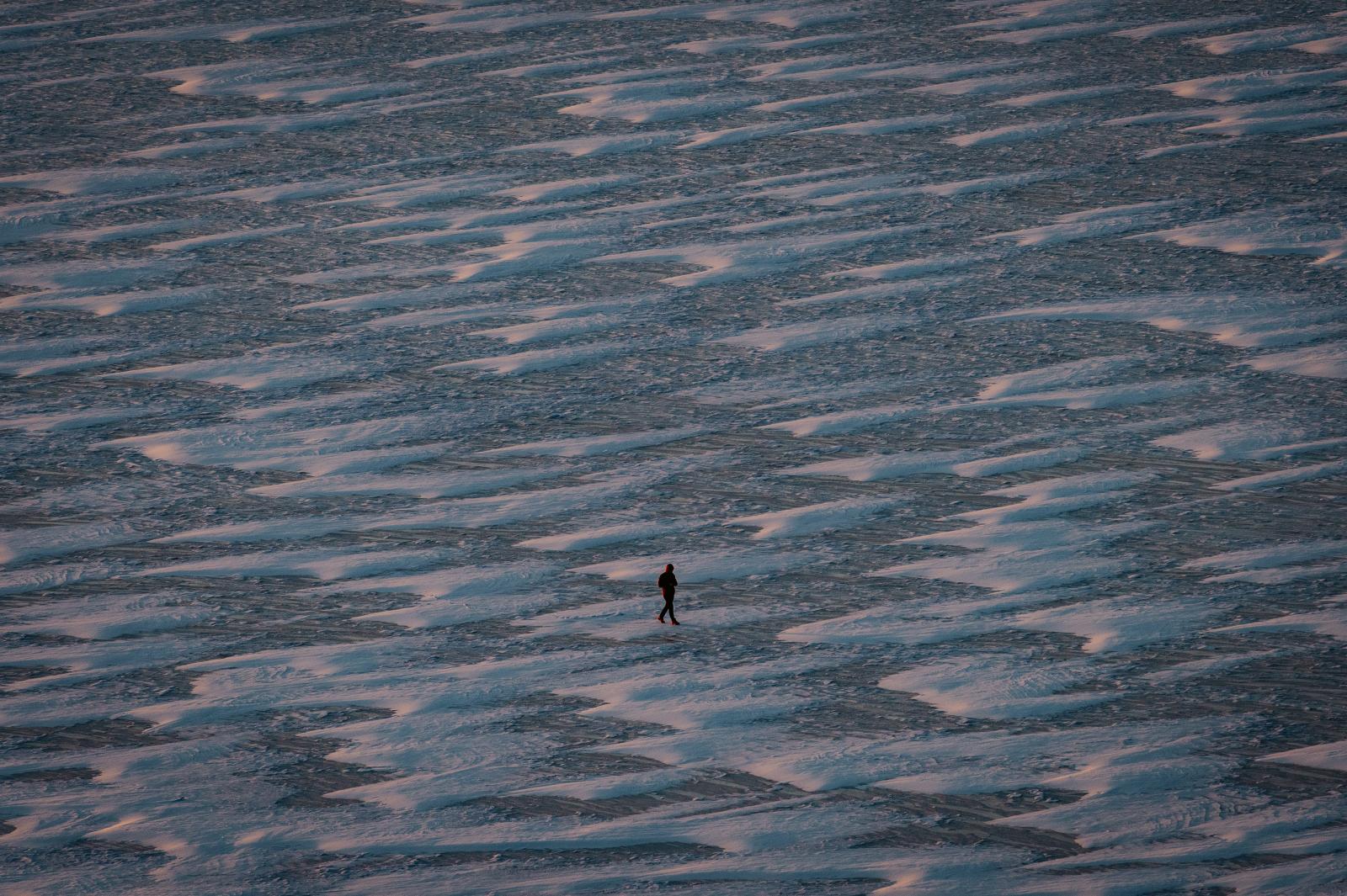 Életveszélyes szépség: kilenc év után újra befagyott a Balaton