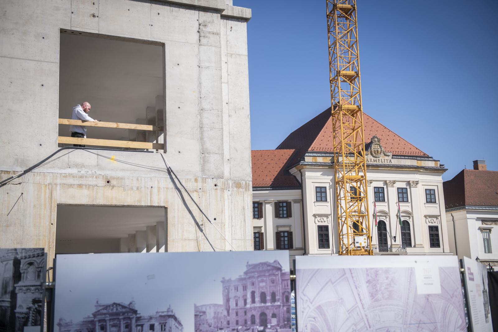 Csak a NER hízott, az Orbán-kormány inkább csak a saját vállalkozóit pénzelte, amikor százmilliárdokat szórt el a fővárosi fejlesztésekre