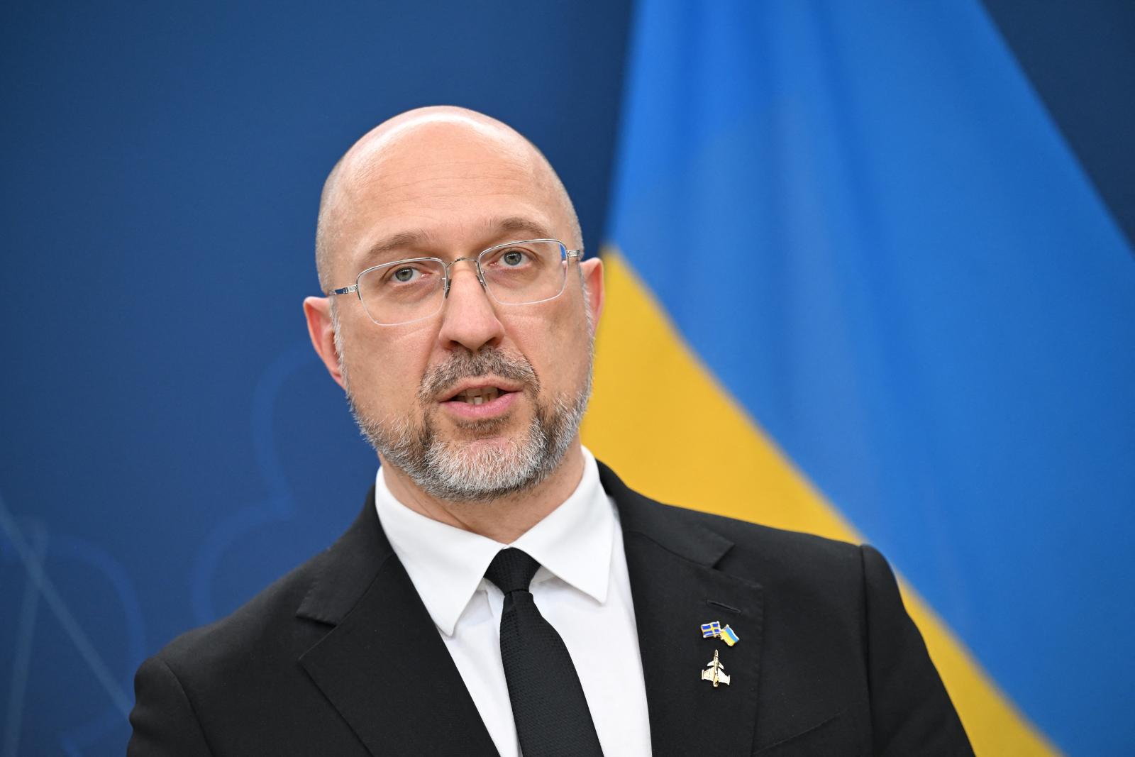 Menesztették az ukrán védelmi minisztert