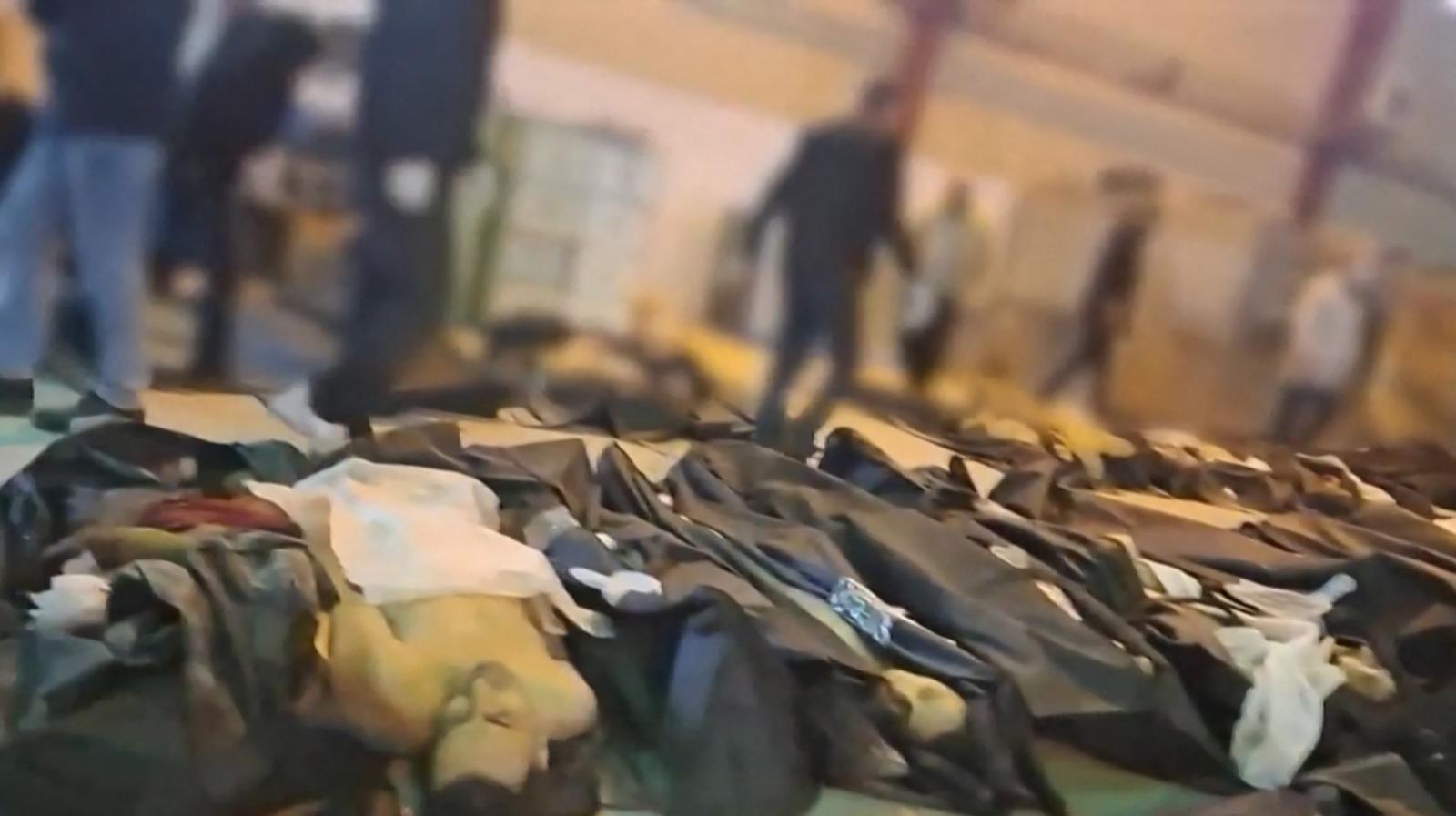 Holttestek tüntetés után egy kahrizaki hullaházban