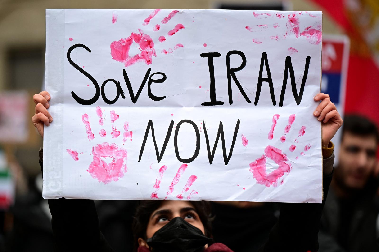 Iráni diákok tüntettek Debrecenben a rezsim brutalitása ellen