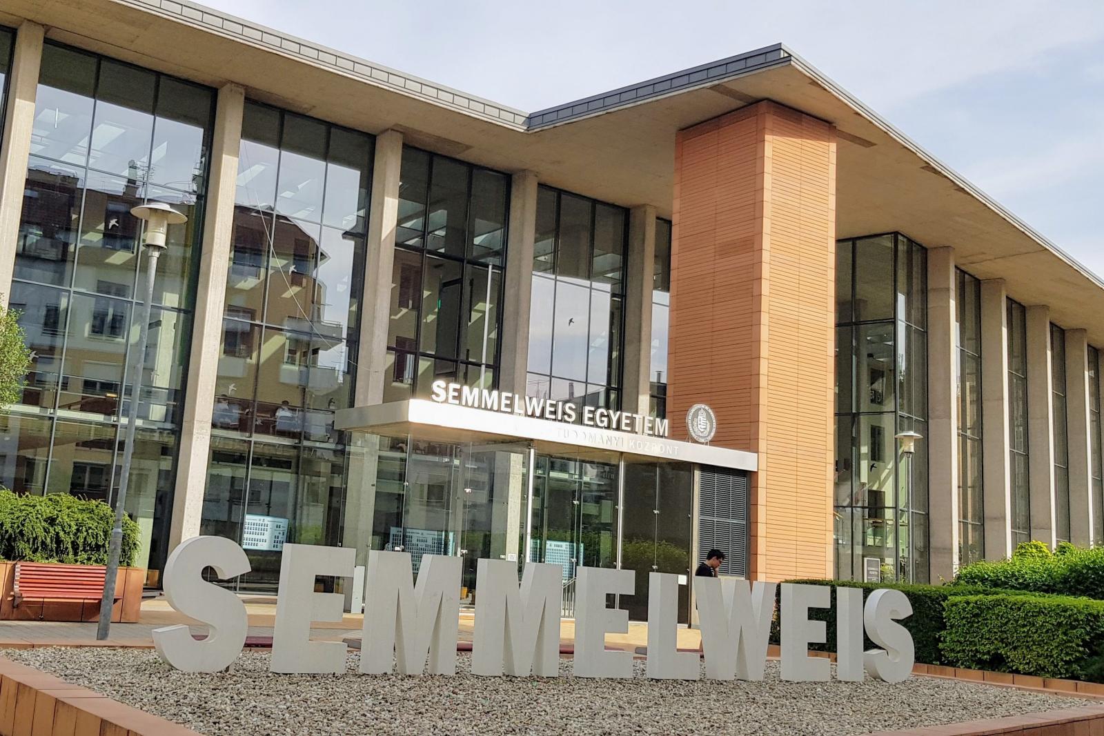 Két gyanúsítottat hallgatott ki a rendőrség a Semmelweis Egyetemen kirobbant csalási botránnyal kapcsolatban