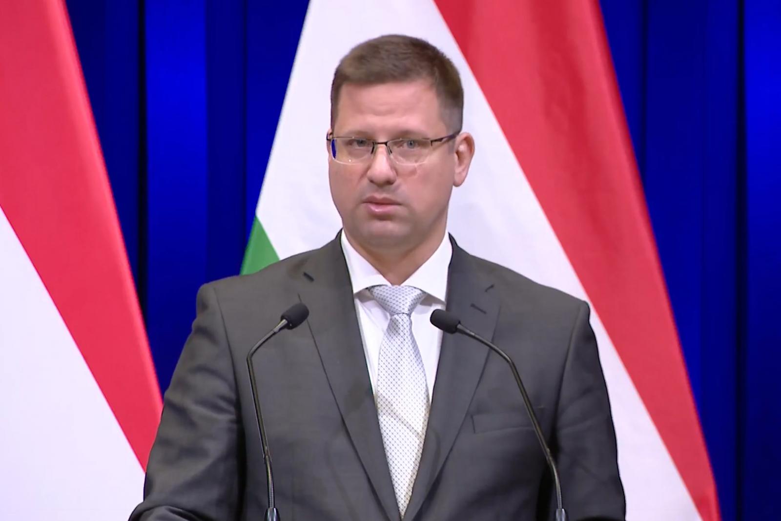 Gulyás Gergely szerint valótlan állítás, hogy az Orbán-kormány egykori humántárcájának tudomása lett volna Juhász Péter Pál szexuális visszaéléseiről