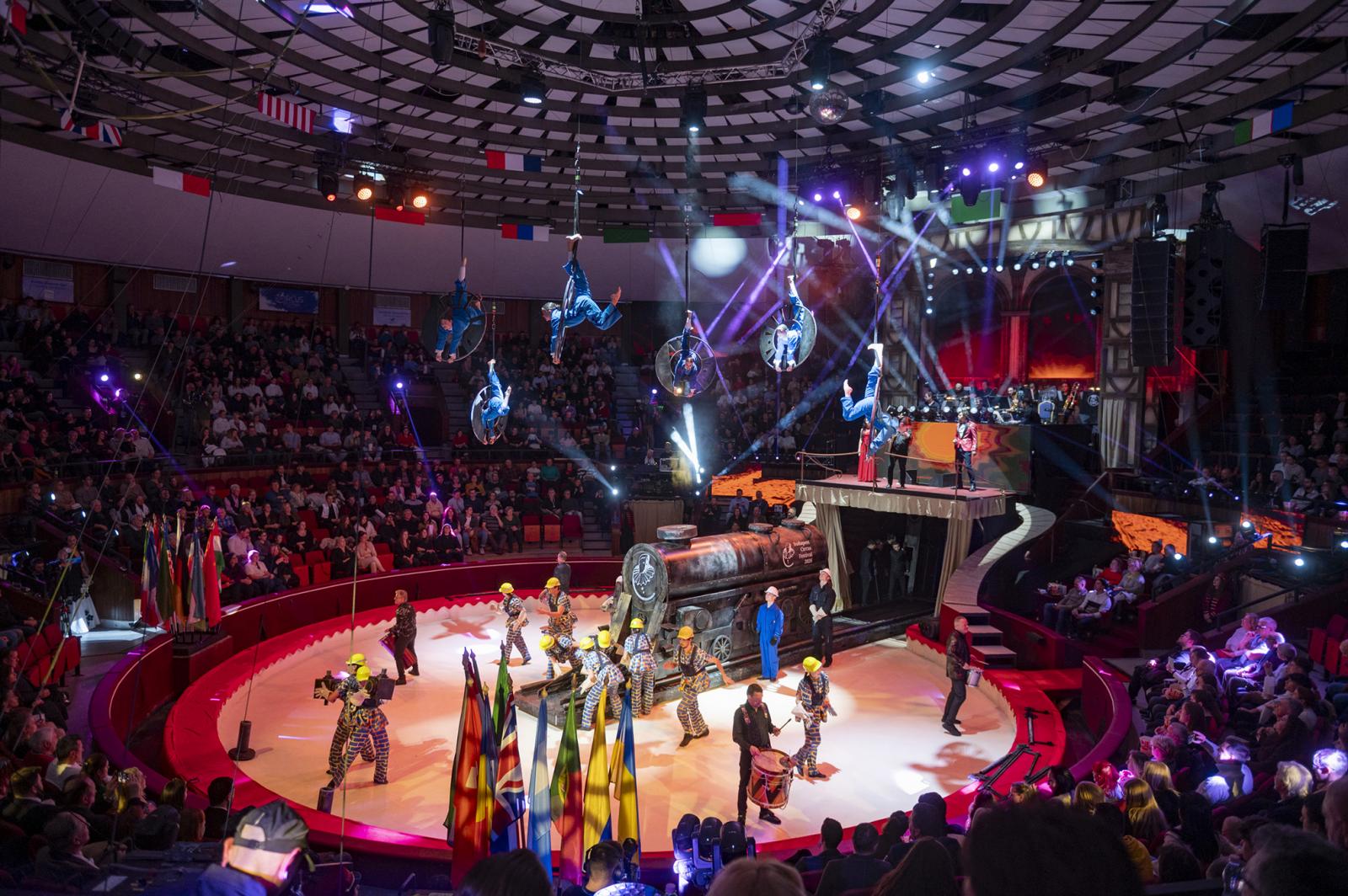 Csoda és nagy művészet