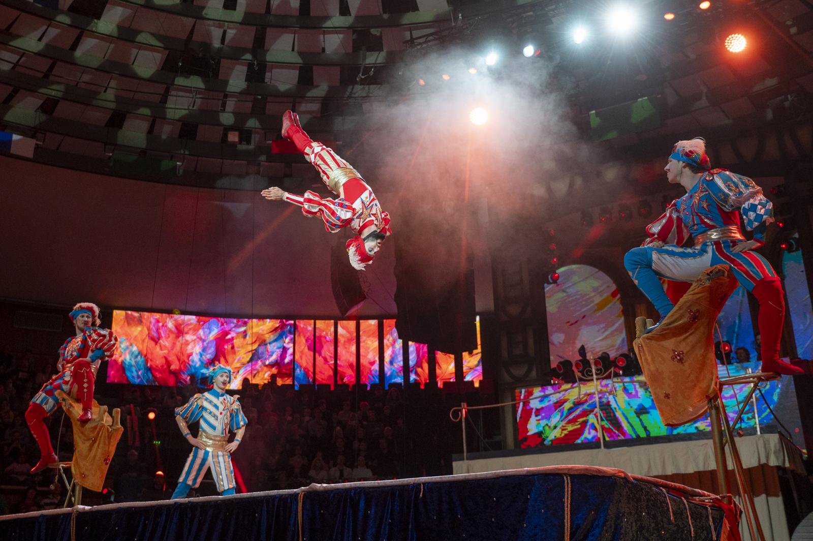 Velencei karnevál a cirkuszfesztivál
porondján