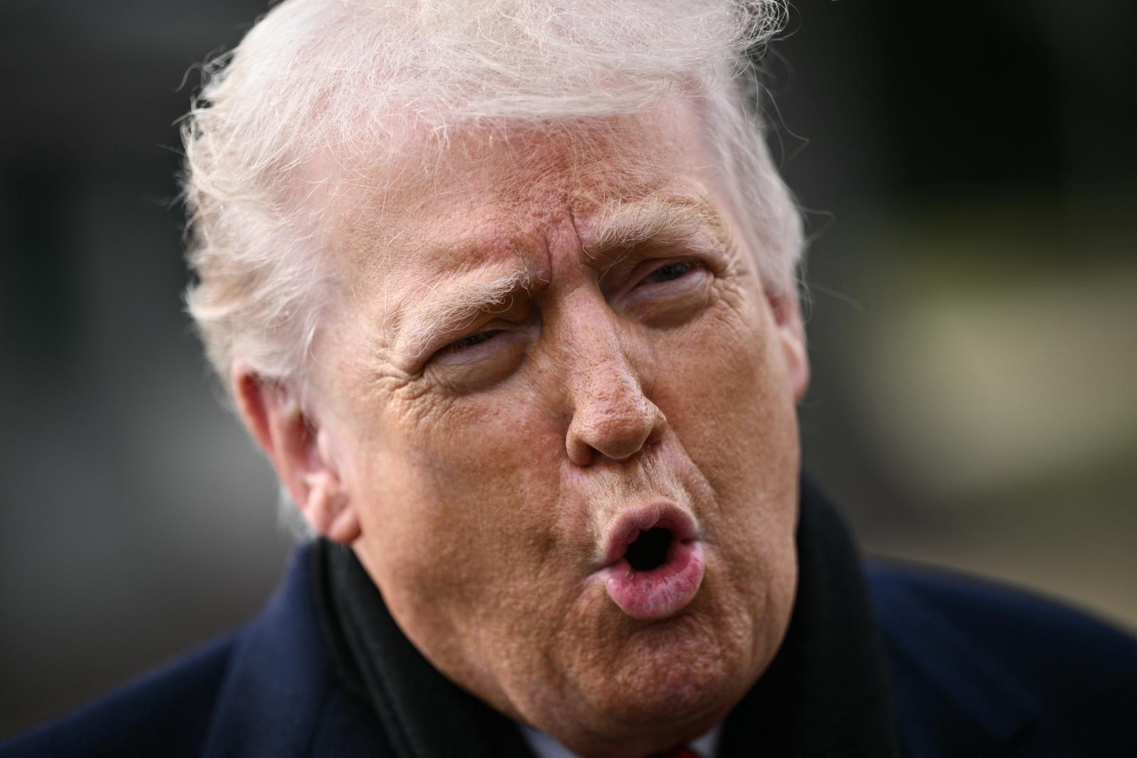 Donald Trump büntetővámokkal fenyegette meg azokat az országokat, amelyek nem támogatják, hogy Grönlandra is rátegye a kezét