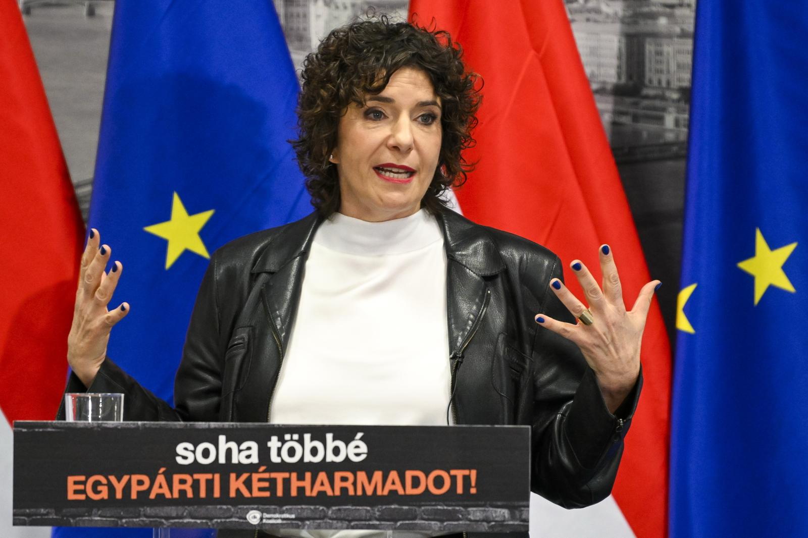 Országos plakátkampányt indít a Demokratikus Koalíció az erős baloldalért