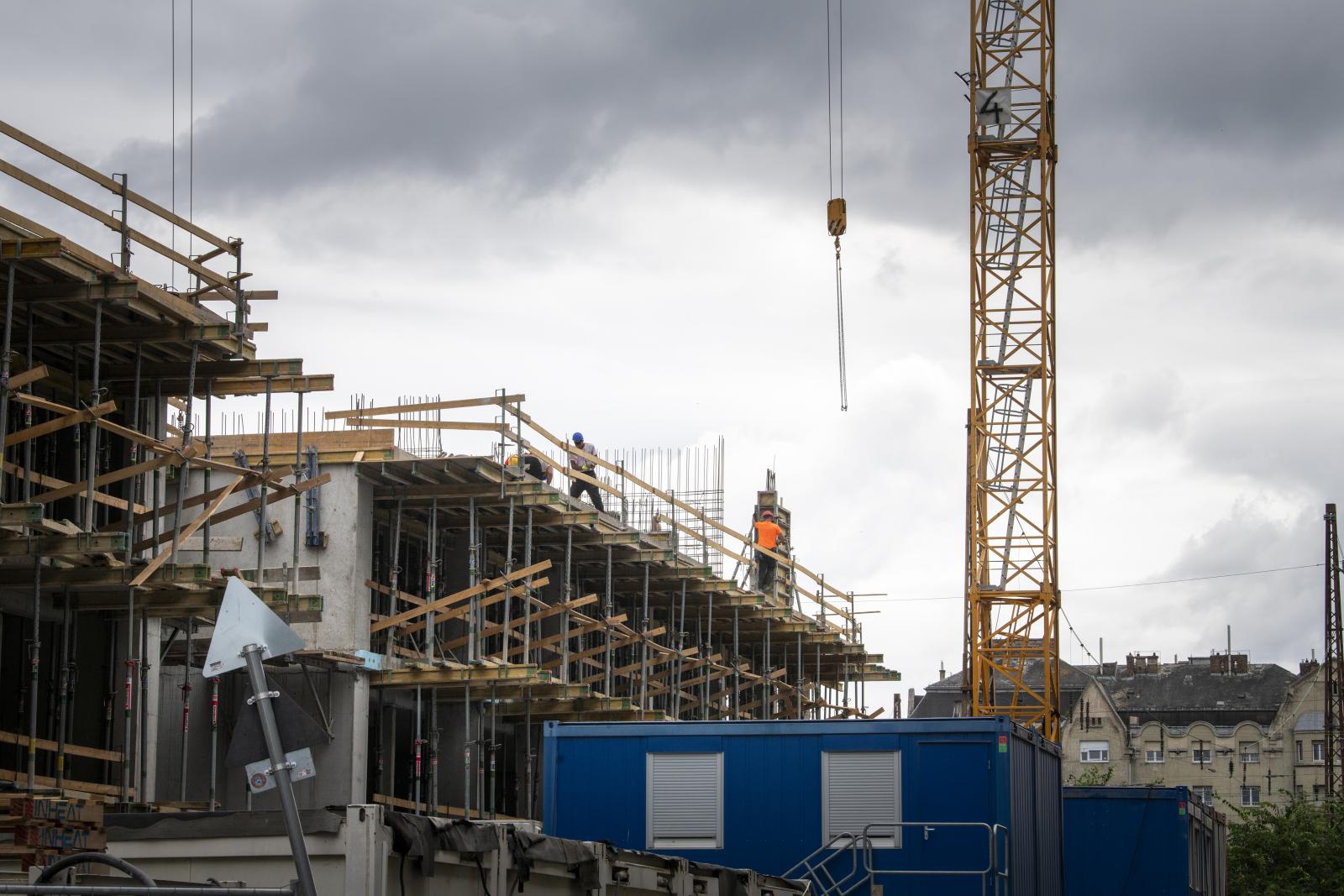 Újlakáscunami fékekkel