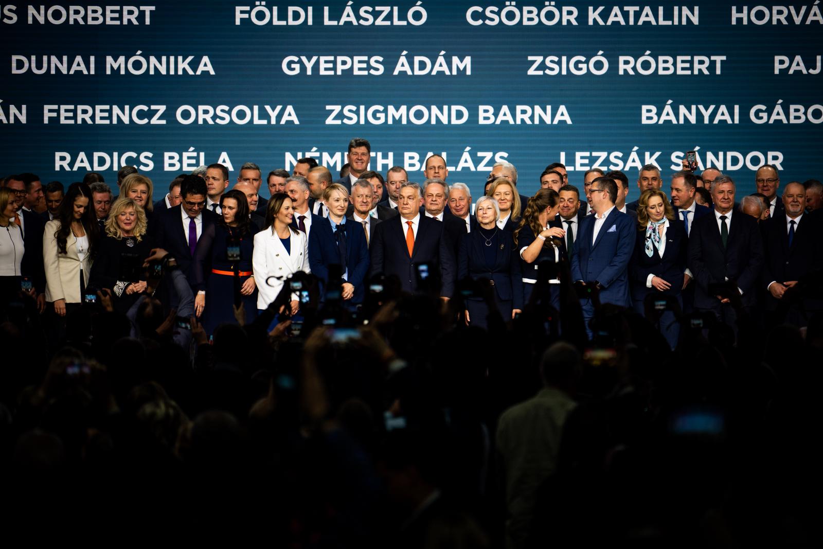 Minden a pillanat uralásáról szól, Magyarországon kiment a divatból az egykori politikai csúcstermék