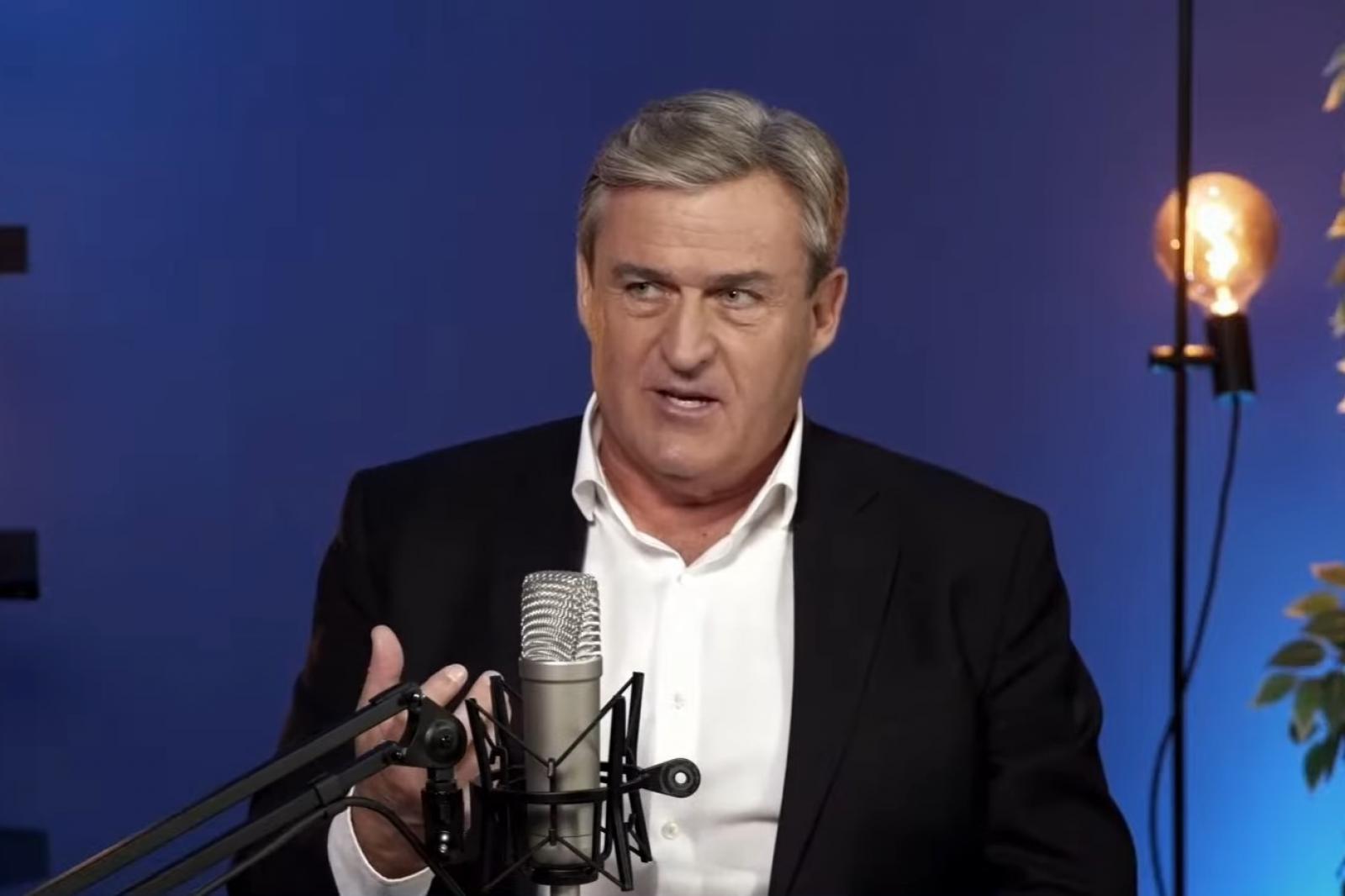 Kapitány István: Nem azért fizetünk adót, hogy a korrupciót és a presztizsberuházásokat finanszírozzuk