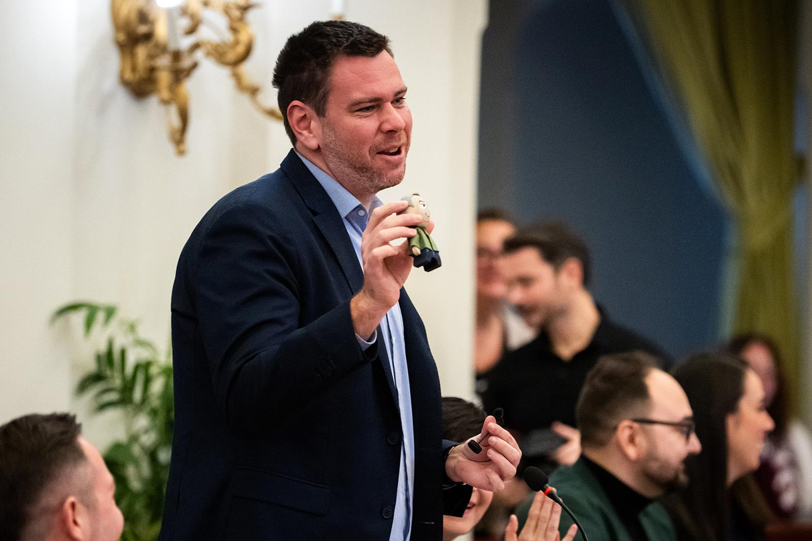 Vitézy Dávid szerint fideszes adathalászatra használhatják az új KRESZ-tervezetet, amelyet Lázár János tett közzé