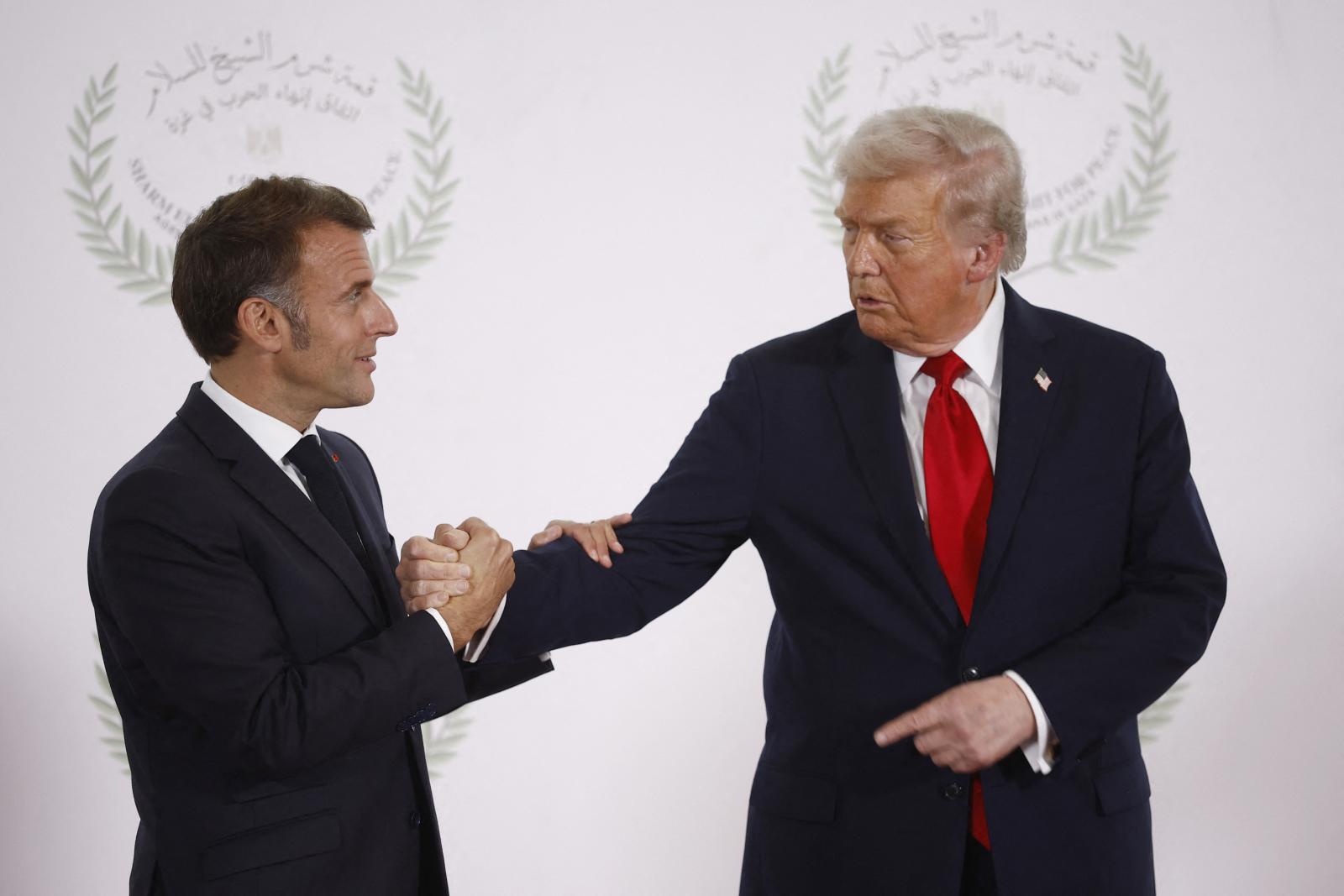 Donald Trump 200 százalékos vámmal fenyegeti a francia bor- és pezsgőimportot, mert Emmanuel Macron nem akar csatlakozni a béketanácsához