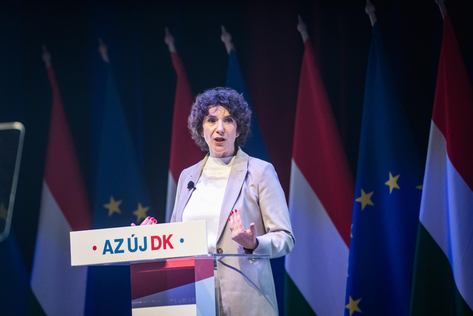 Dobrev Klára nekiesett a McDonald's-nak a dunakeszi étteremben fagyoskodó alkalmazottak miatt