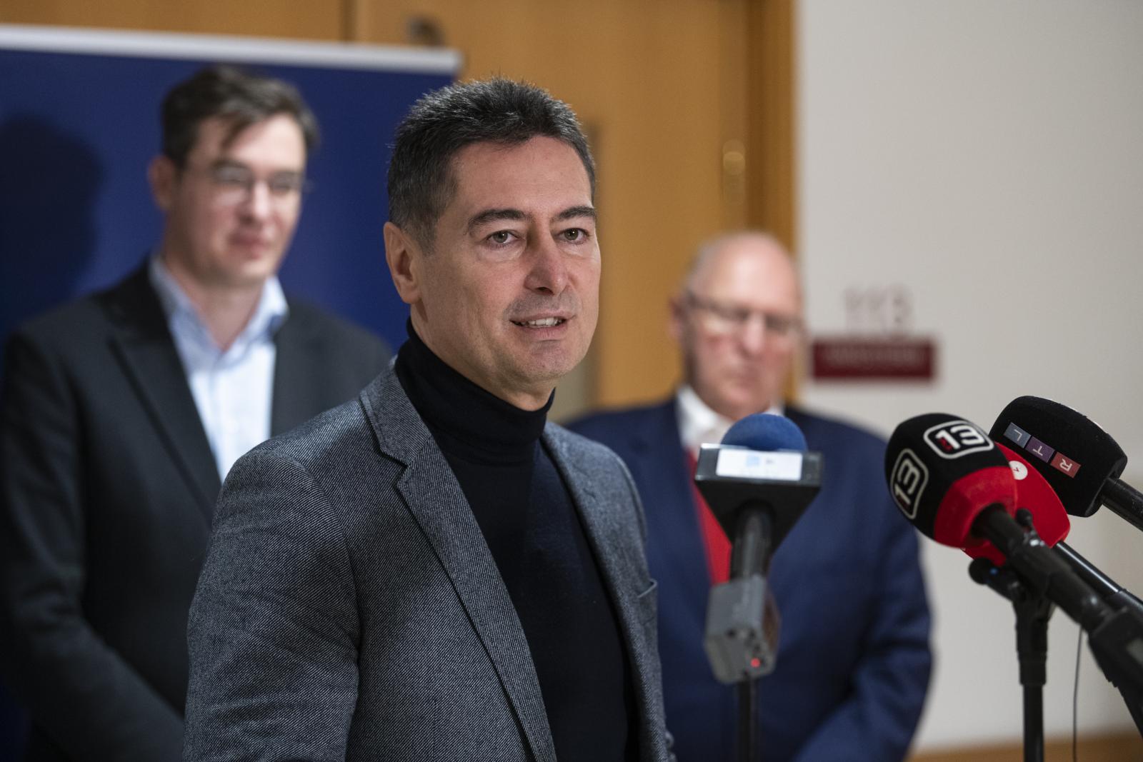 „Ön most megint hazudik” – A bíróság előtt veszett össze Horváth Csaba és az őt a gyanú szerint megvesztegető Nagymester