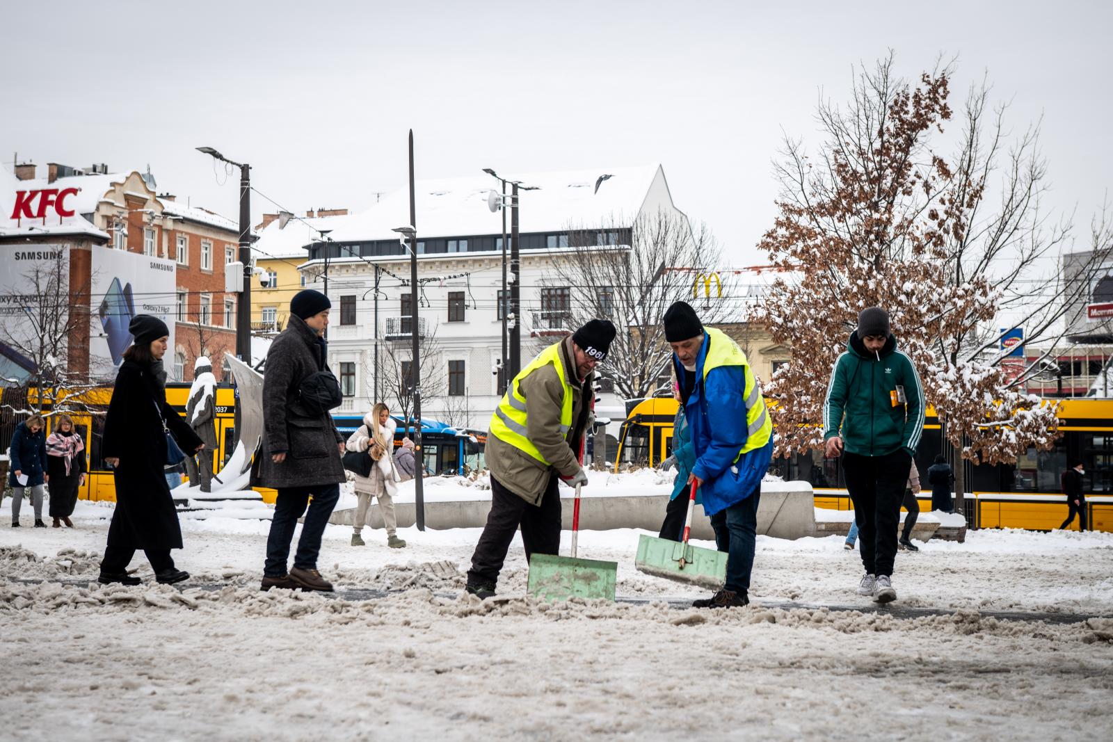 Hólapátolás közösségi szellemben