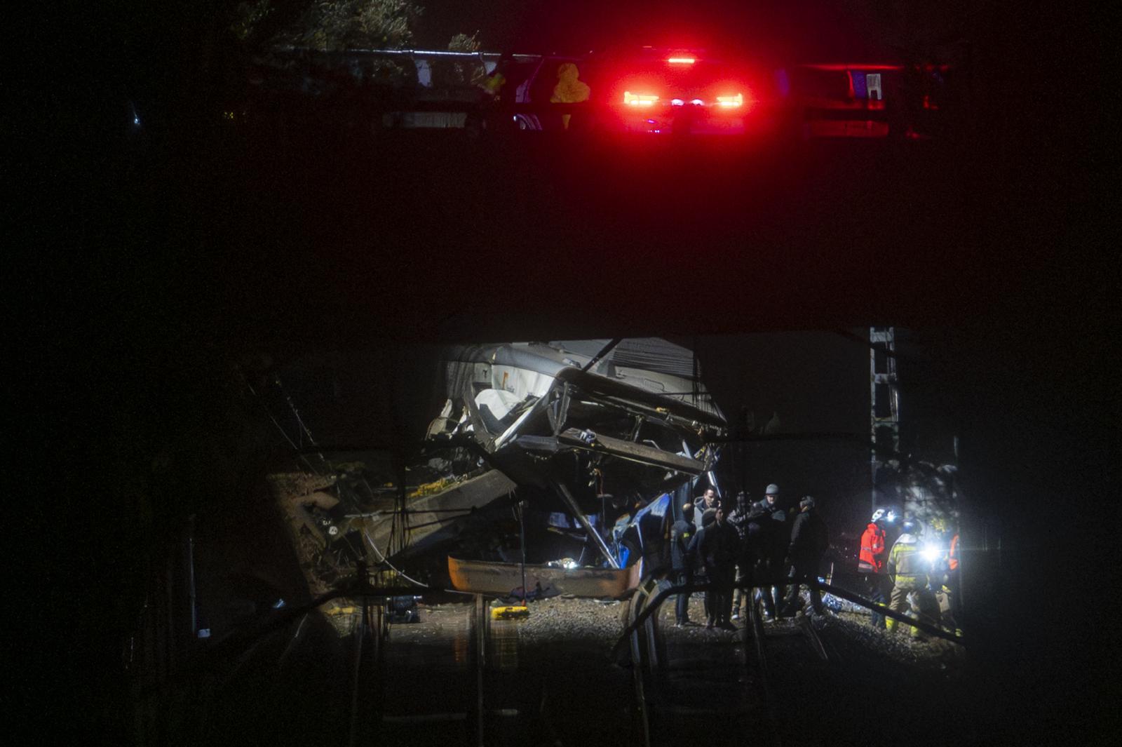 Spanyolországban újra kisiklott egy vonat, egy ember vesztette életét