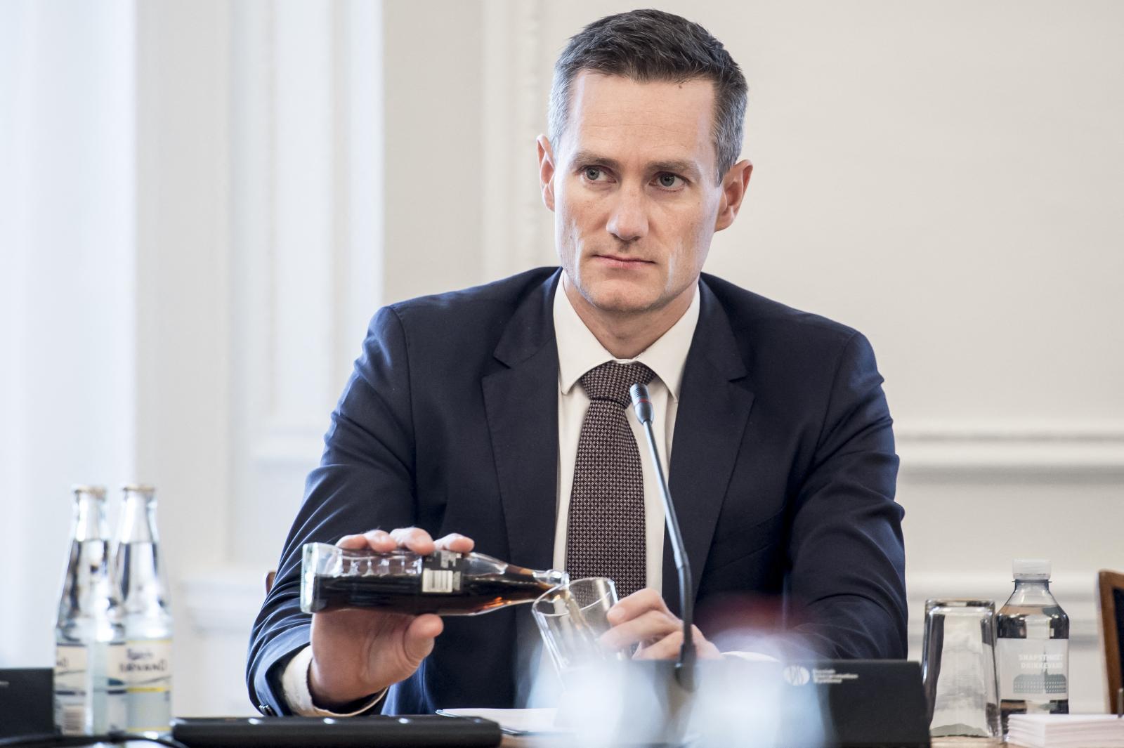 A dán parlament védelmi bizottságának az elnöke kimondta, ha az Egyesült Államok megszállja Grönlandot, akkor kitör a háború