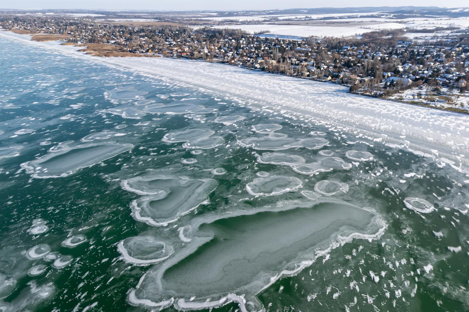 A Balaton szinte teljes partszakaszán elérte a jégvastagság a biztonságos szintet