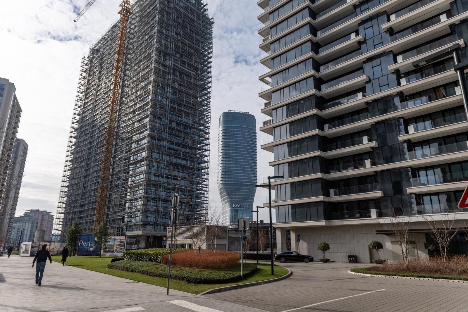 Balkáni mini-Dubajok és Trump-tornyok – Jön a korrozív tőke, nem ismer törvényt, megveszi a politikát