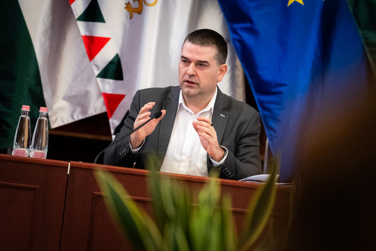 Kiss Ambrus szerint „április 13-án be kell köszönnie a valóságnak”