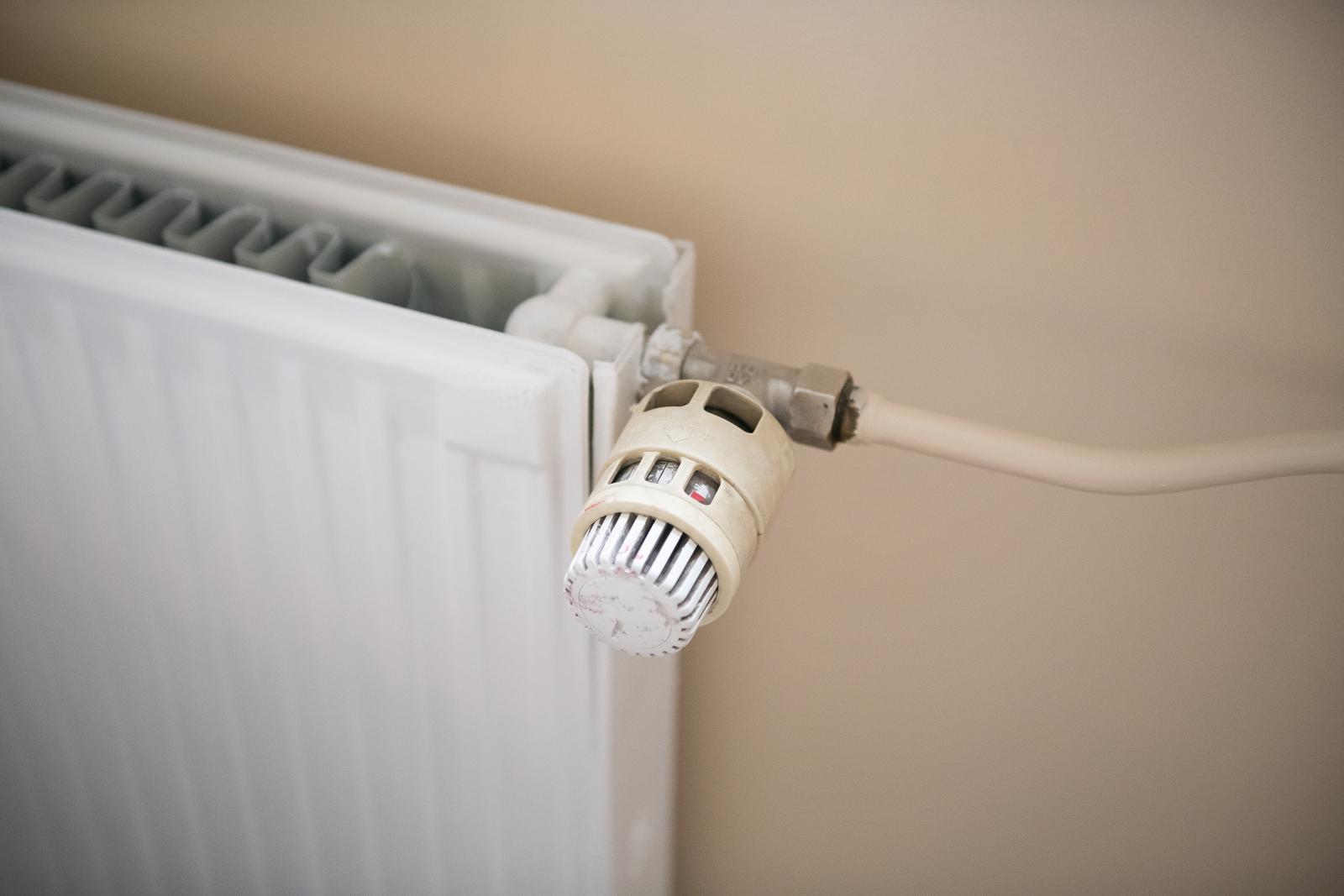 Órákon át nem volt áram több Veszprém vármegyei településen, sok lakásban emiatt a fűtés is szünetelt