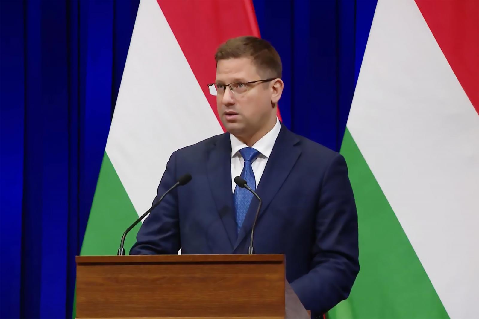 Gulyás Gergely: Nincs egymilliárd dolláros tagság a Béketanácsban