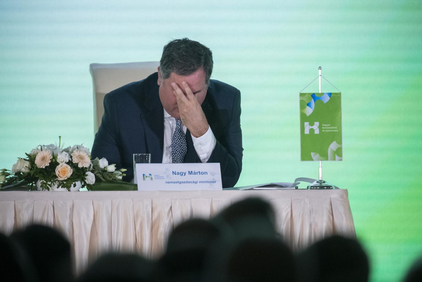 Ingatlanokra, cégekre és beruházásokra szórt el felfoghatatlan mennyiségű közpénzt decemberben az Orbán-kormány