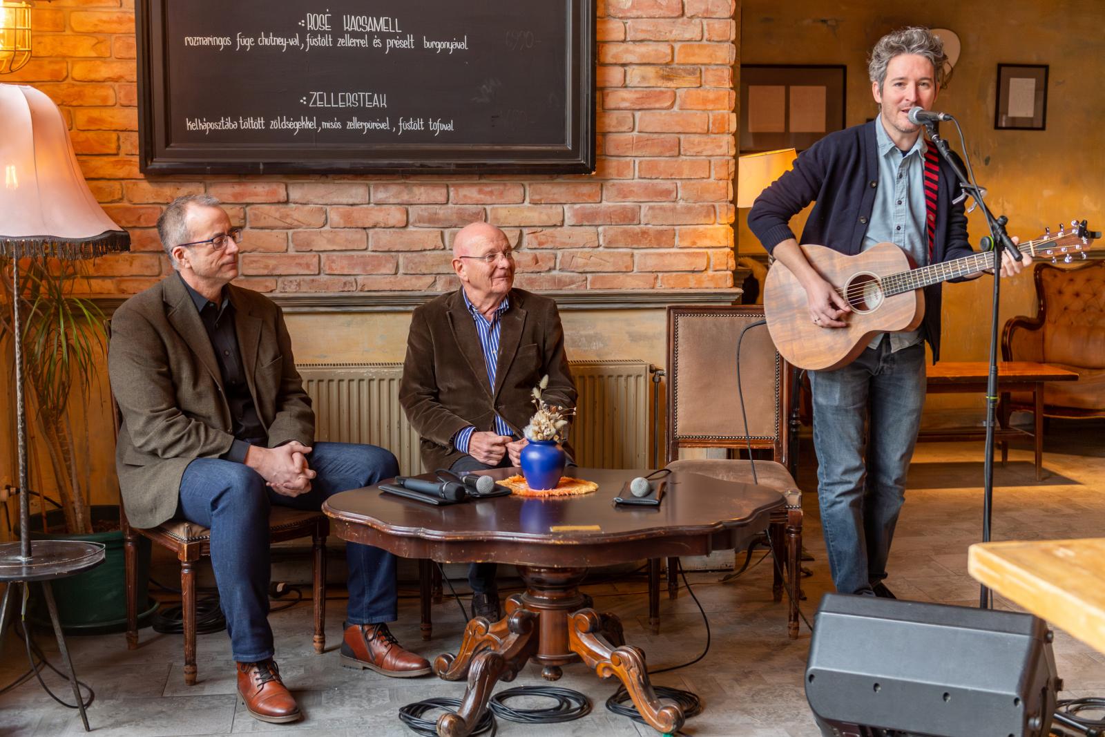 „Megkívántam a hangját”