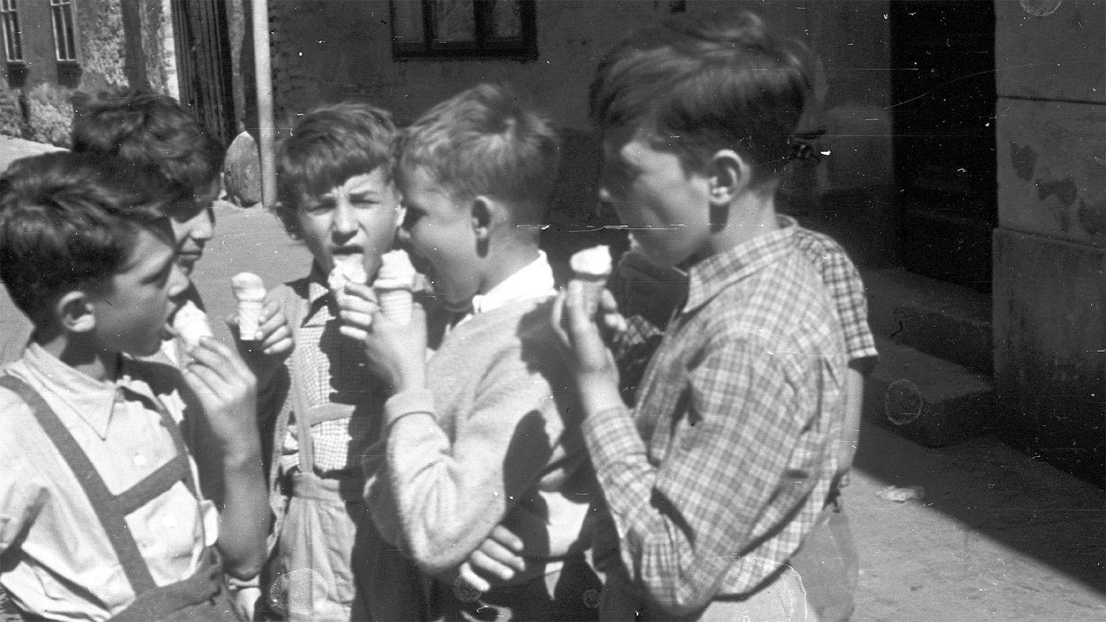 Hajdú László: Stelázsicsík