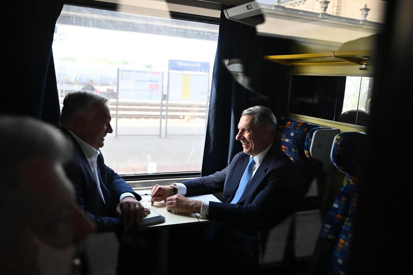 Magyar Péter: „Lázár János tűnjön el a közéletből!”