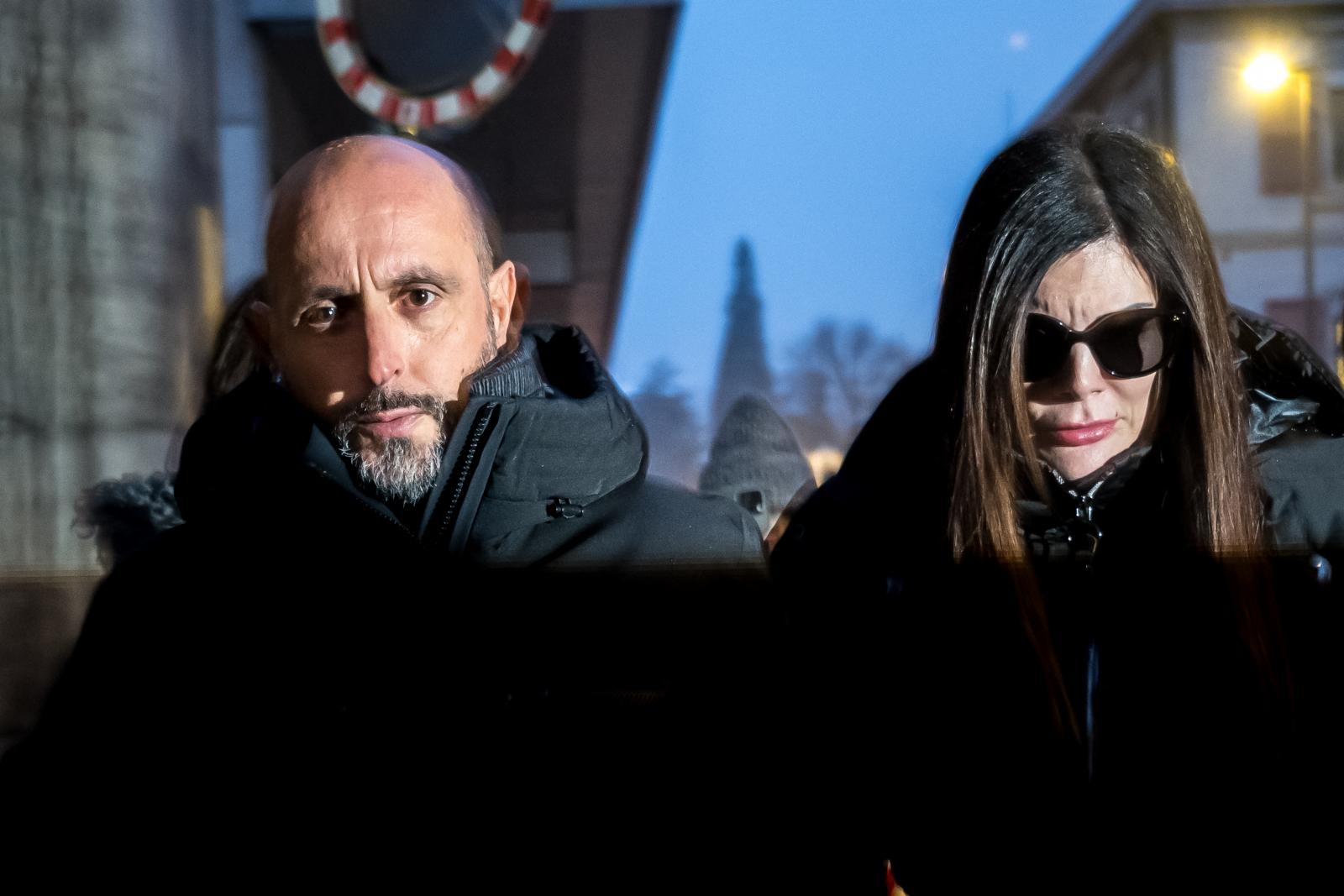 Óvadék ellenében elengedték a szilveszteri tűzvészről ismert svájci bár tulajdonosait, Olaszország hivatalosan tiltakozik a döntés ellen