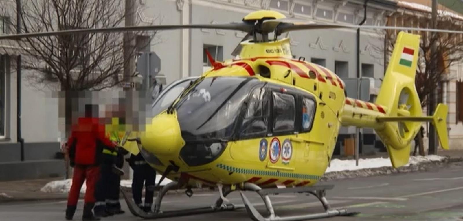 Mentés közben megrongálódott egy mentőhelikopter Nyírbátorban, fél napig az úttestet elfoglalva vesztegelt
