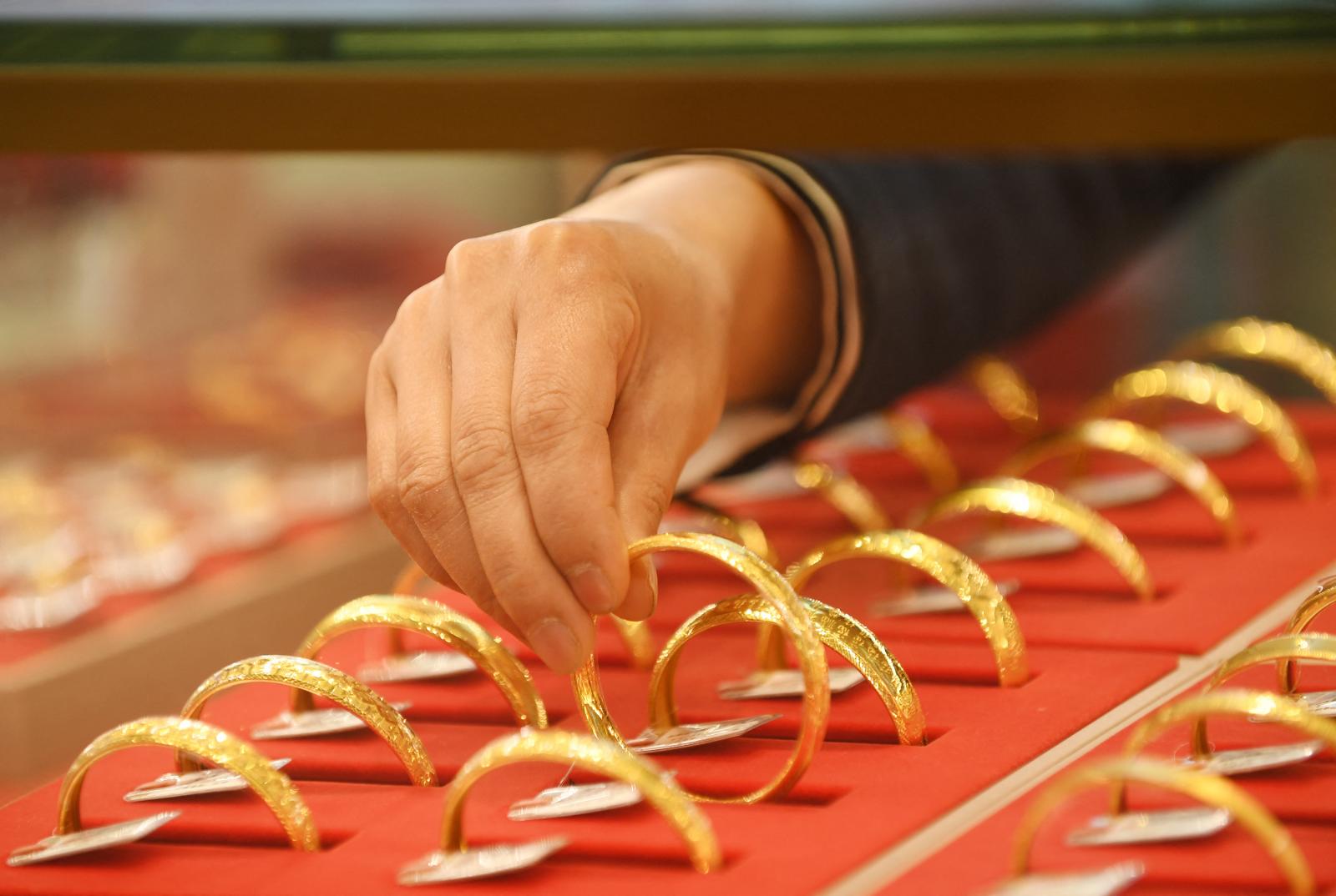 Új lélektani határt lépett át az arany ára, soha ilyen sok pénzt nem kértek még a nemesfémért