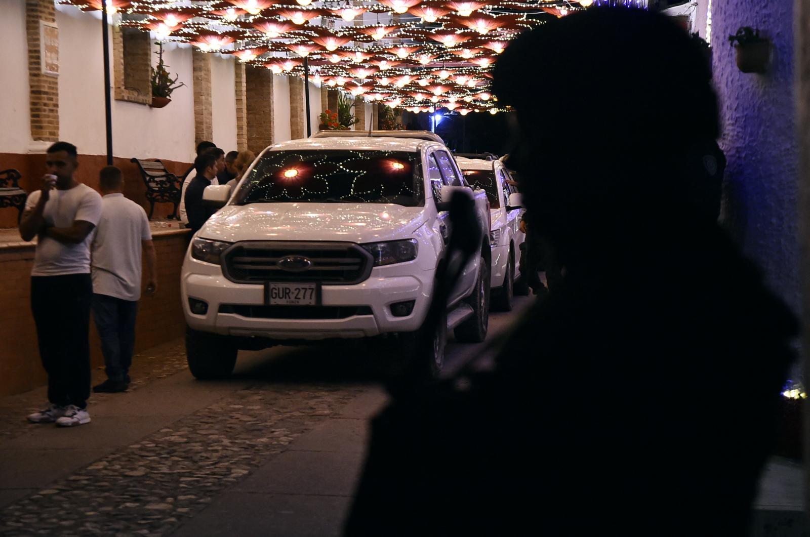 Lezuhant egy utasszállító repülőgép Kolumbiában, 15-en meghaltak, köztük egy politikus