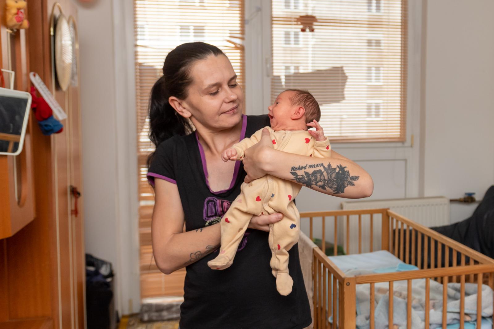 A kislánnyal kapcsolatban hivatalból védelembe vételi eljárást indított a miskolci gyámhivatal. Indoklás a levélben nincs