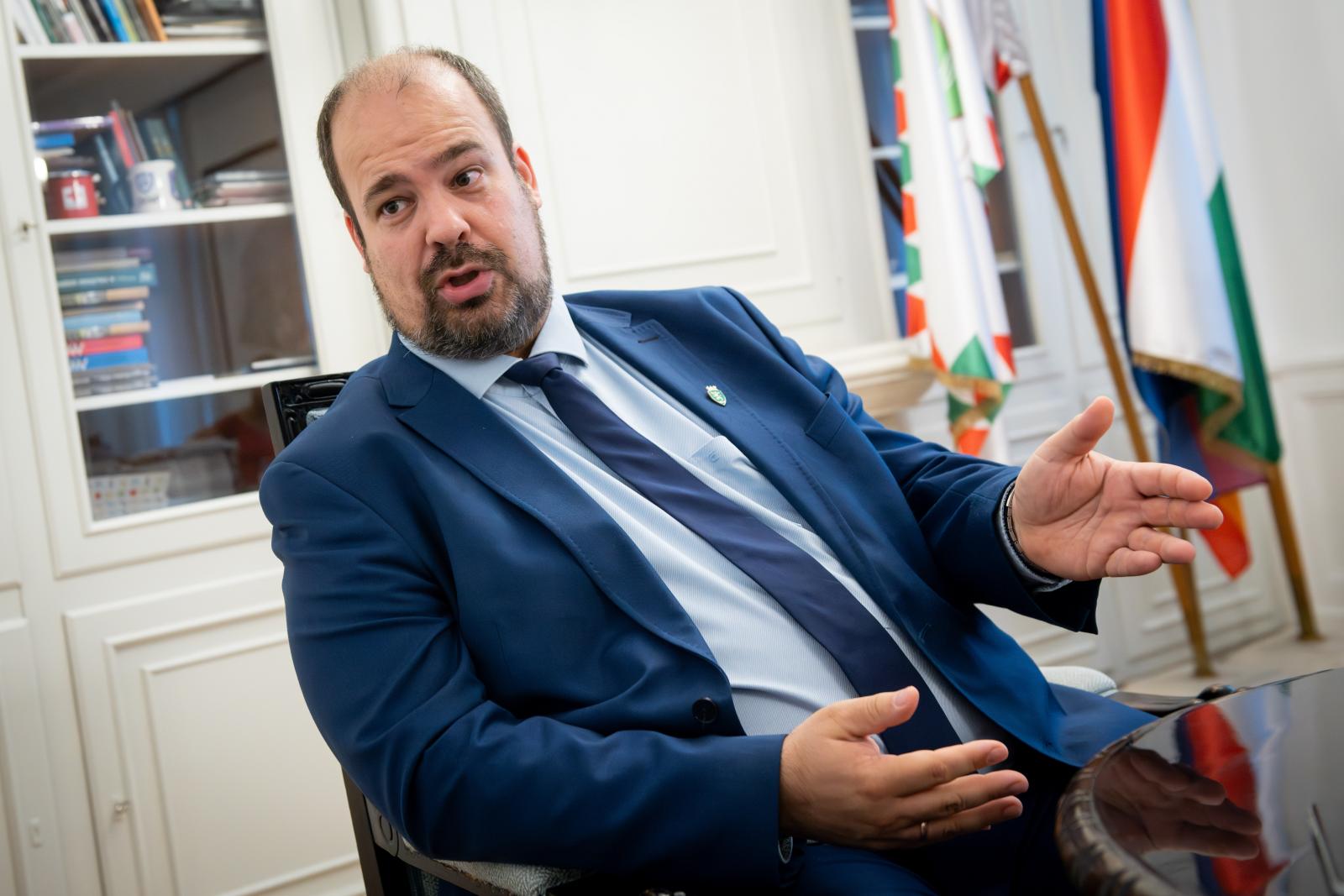 Nemet mondott a Bosnyák téri irodaház NER-es tulajdonosának a zuglói képviselő-testület