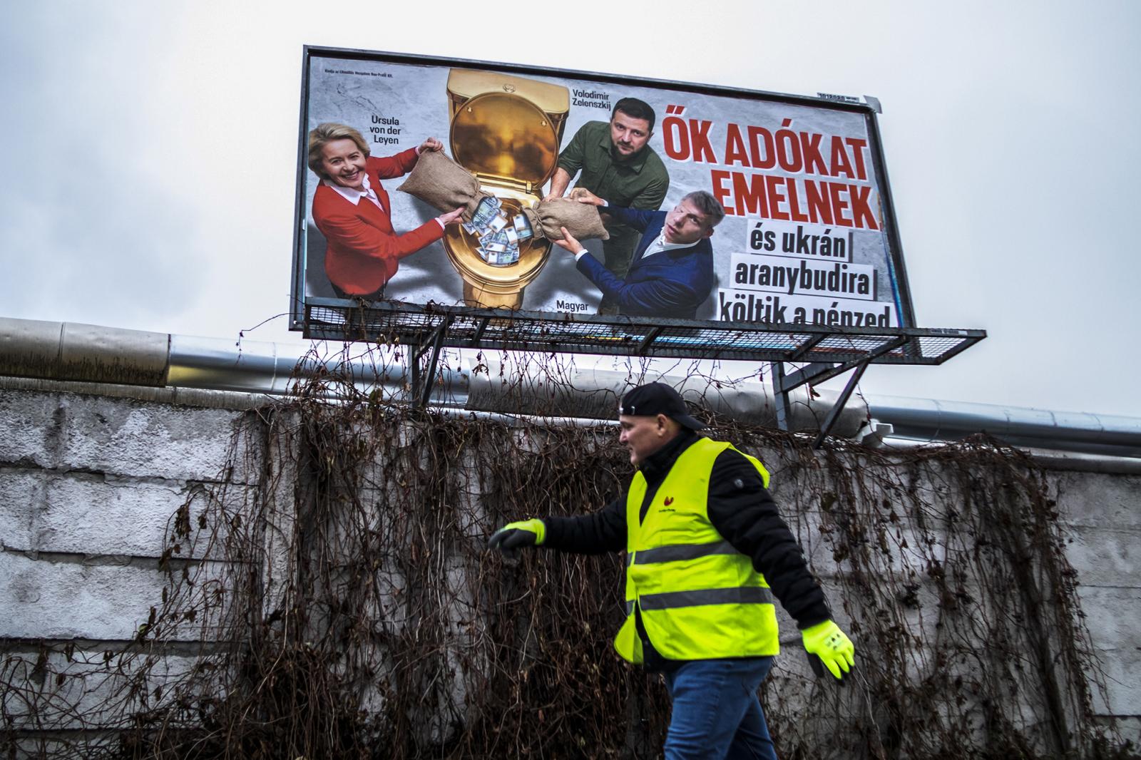 Az Orbán-kormány milliárdokat költ propagandára, de tízmilliókat utal tanácsadásra is