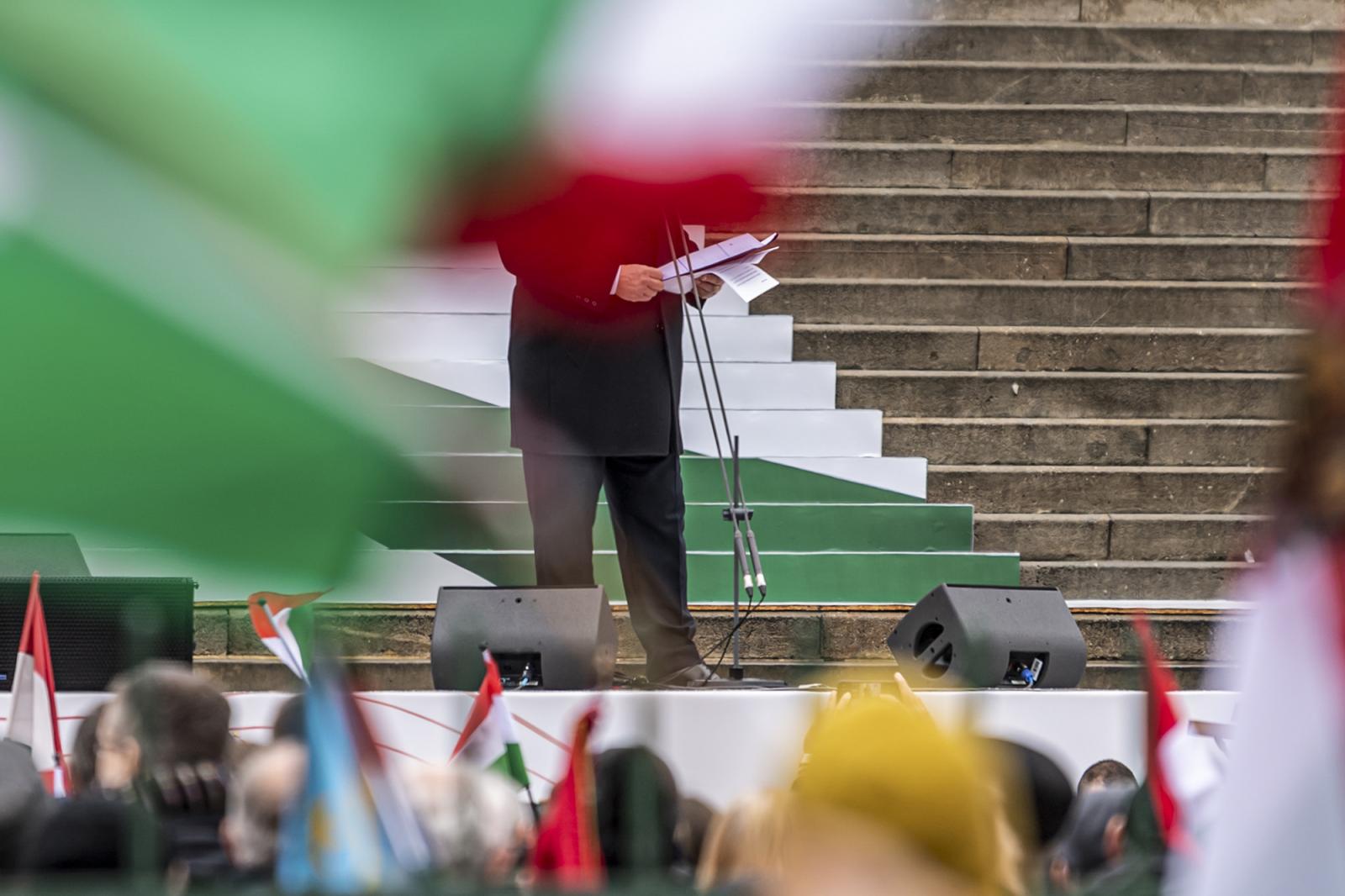 Kirekesztés lépésről lépésre: a bűnbakképzés folyamata finomodott, aztán jött Orbán Viktor, és elkezdett poloskázni