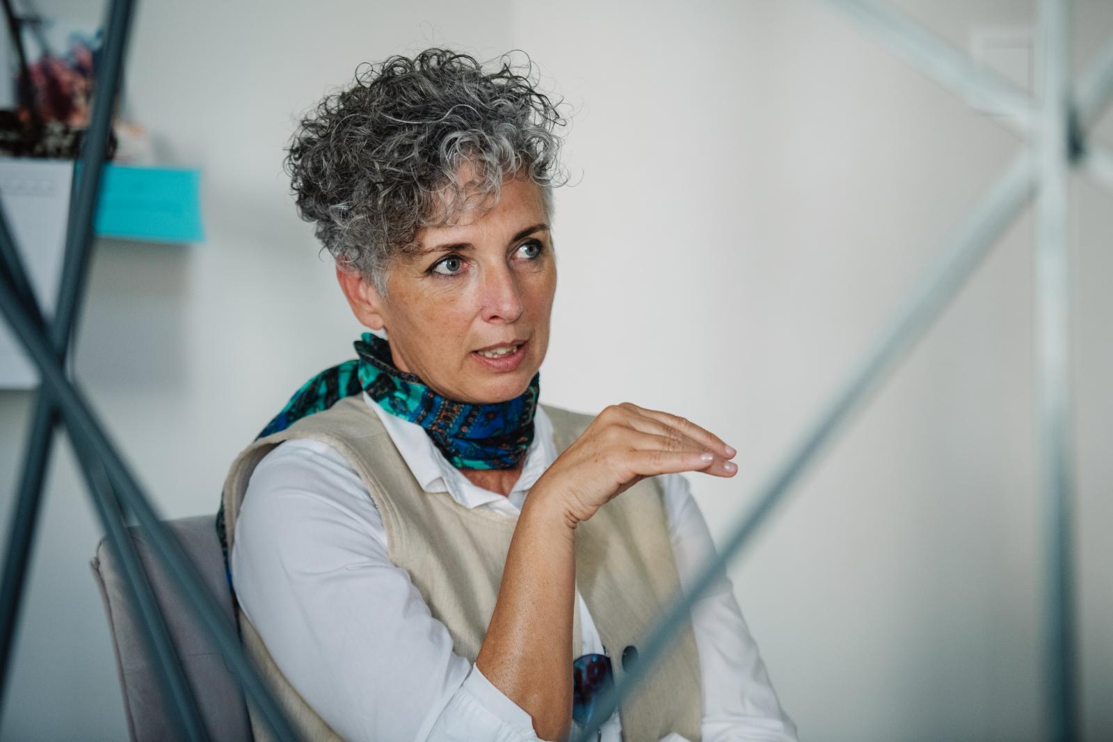 Bódis Kriszta a mindenki által ismert alkotói nevén indul a választáson