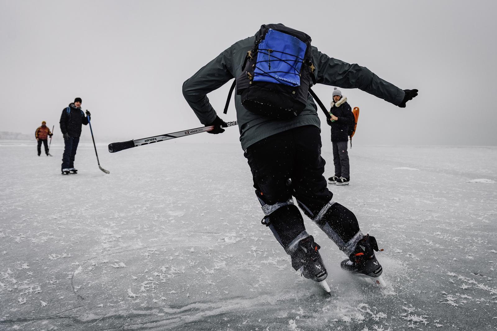 „Mintha nem is a Balatonon lennénk, hanem valahol az Antarktiszon” – Körbekorcsolyáztuk a befagyott tavat, három nap alatt 160 kilométert téve meg