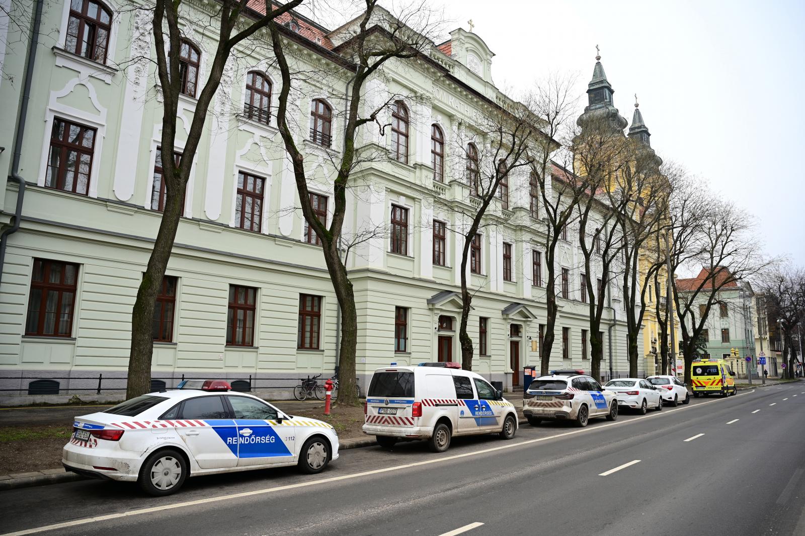 ORFK: Hét oktatási intézményt és kilenc közintézményt fenyegettek meg robbantással ukránul