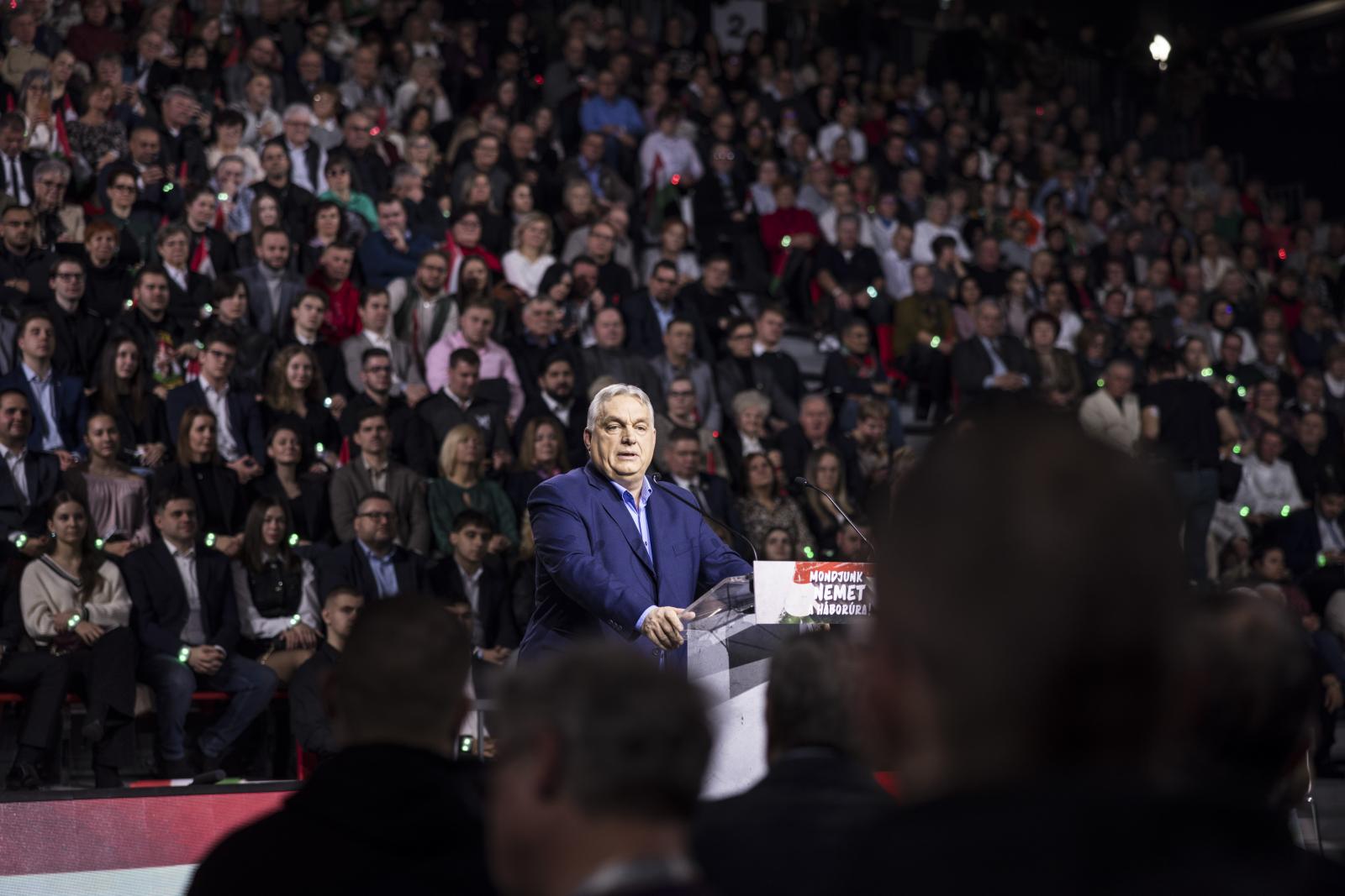 „Kinevetnének. Kell az nekem?” – Megkérdeztük, fideszes szülő itt már nem fogja meggyőzni a gyerekét, fordítva viszont más a helyzet