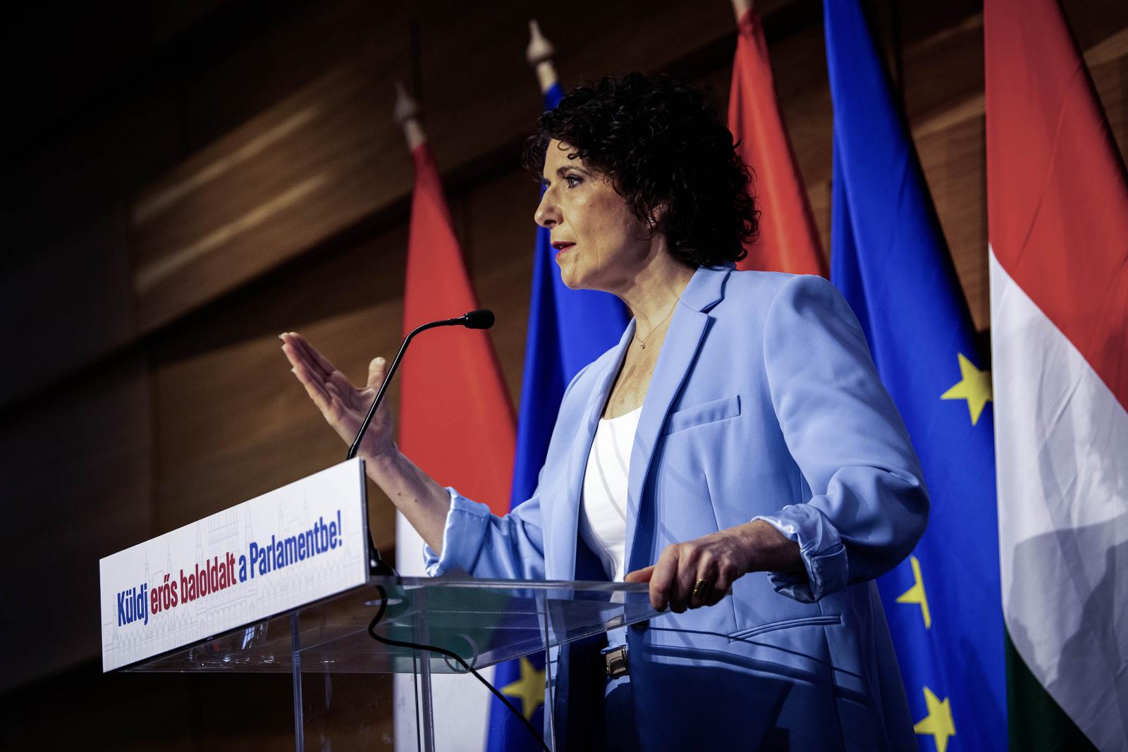 Dobrev Klára az EBESZ-hez fordul, hogy a szervezet meggátolja a határon túli levélszavazatokkal történő választási csalást