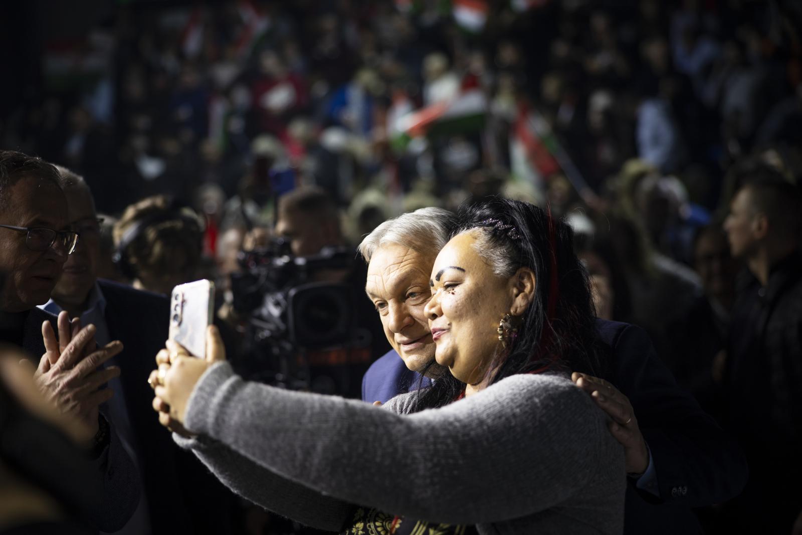 Orbán Viktor mintha arra célzott volna, hogy nem egészen jogszerűen járt el, ha a Fidesz bukja a roma szavazatokat, gyakorlatilag nincs visszaút