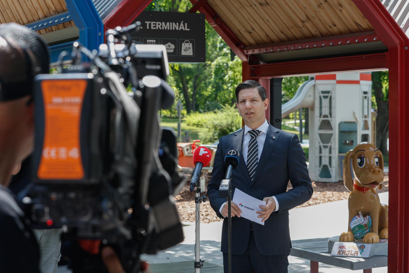 Távozik az állami cég éléről a vezető, aki euróban kapta a fizetését