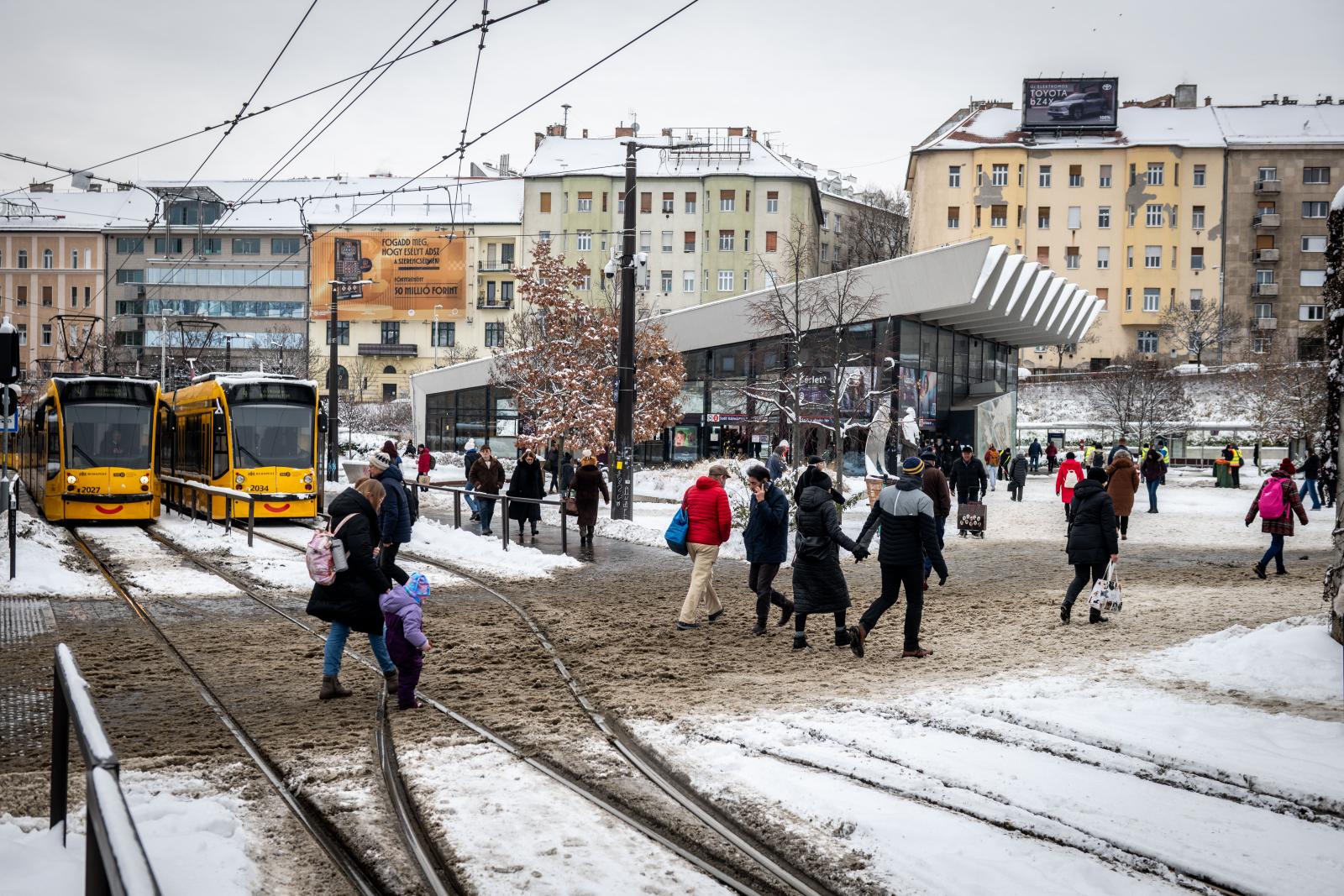 Karácsony Gergely: ónos eső lehet Budapesten, a szakemberek preventív szórást végeznek