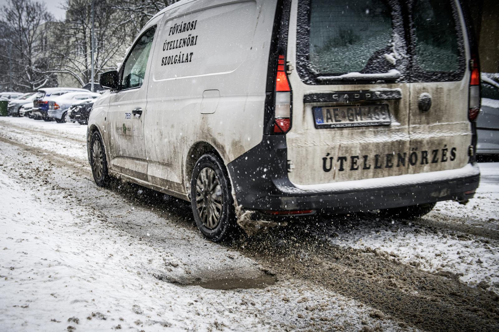 Idén megdőlhet a budapesti kátyúcsúcs, több száz keletkezik a fővárosi utakon naponta